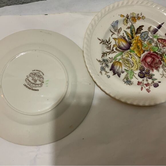 2 Johnson Bros Windsor Ware England GARDEN BOUQUET 6-1/4" Bread/Butter Plate G17 - Picture 4 of 6